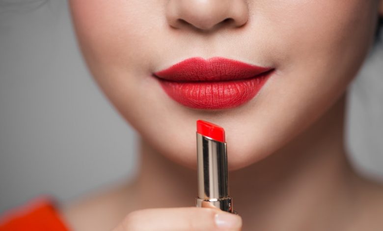 رنگ رژلب مناسب برای چهره هایی با رنگ پوست متوسط(The best choice of lipstick
)